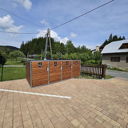 Apartmany Jezerne Velké Karlovice Exteriör bild