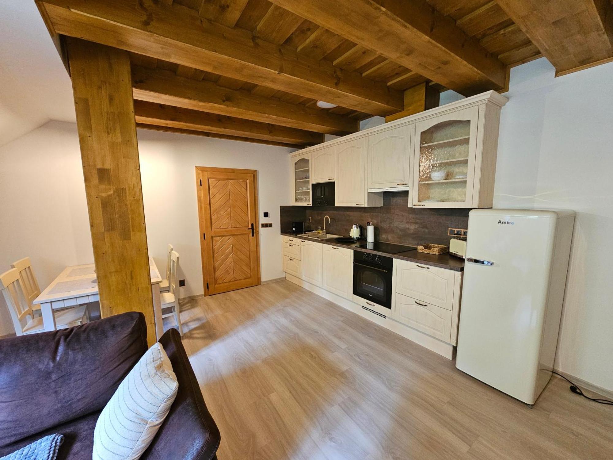 Apartmany Jezerne Velké Karlovice Exteriör bild