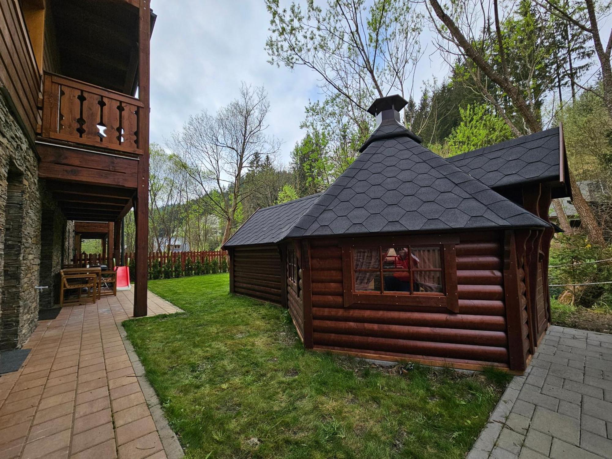 Apartmany Jezerne Velké Karlovice Exteriör bild