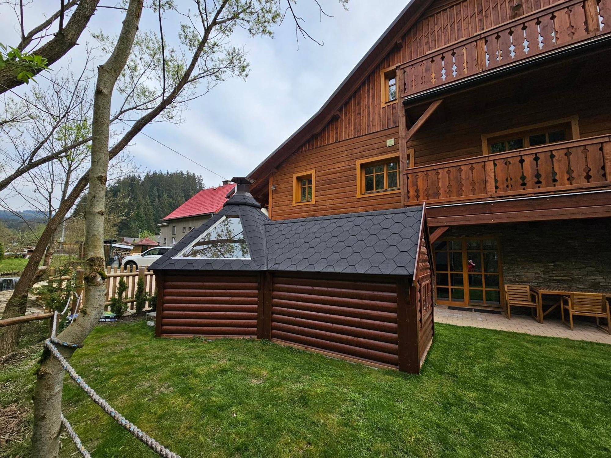 Apartmany Jezerne Velké Karlovice Exteriör bild