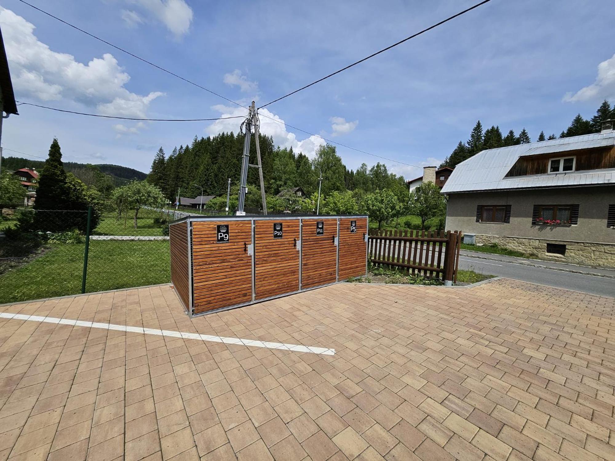 Apartmany Jezerne Velké Karlovice Exteriör bild